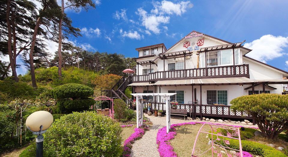 Gyeongpo Woosung Pension Gangneung Exteriör bild