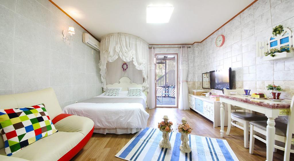 Gyeongpo Woosung Pension Gangneung Exteriör bild